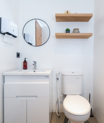 Bathroom 5, Pine Breeze W/ Backyard, Bandung