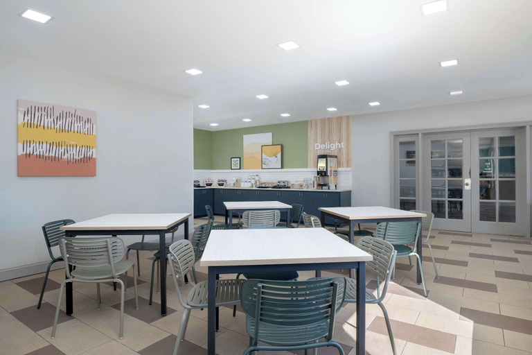 Food & Drinks 5, Spark by Hilton Destin, Okaloosa