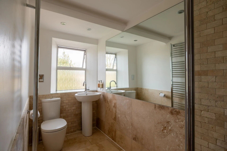 Bathroom 3, Walltree House, Northamptonshire