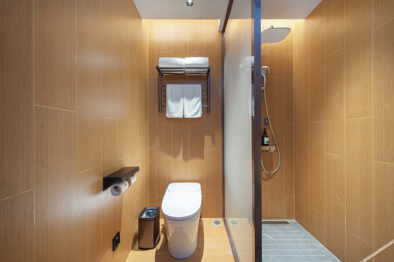 Bathroom 3, Ji Hotel Jinan Qianfoshan Shungeng Road, Jinan