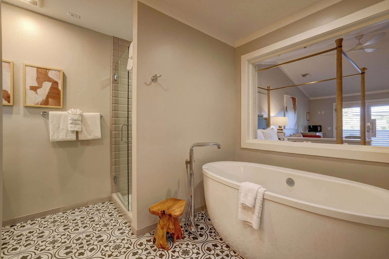Bathroom 5, Sonoma Valley Inn, Tapestry Collection by Hilton, Sonoma