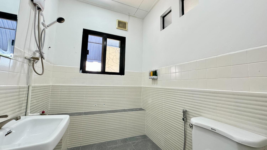 Bathroom 8