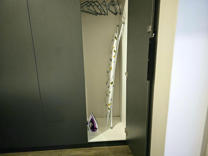 Others 3, 2BR Apt with 2 Kitchens & Balcony, City of Johannesburg