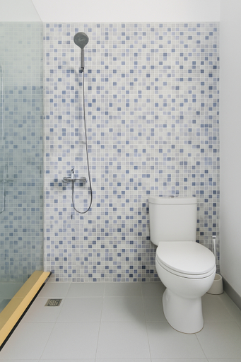 Bathroom 11