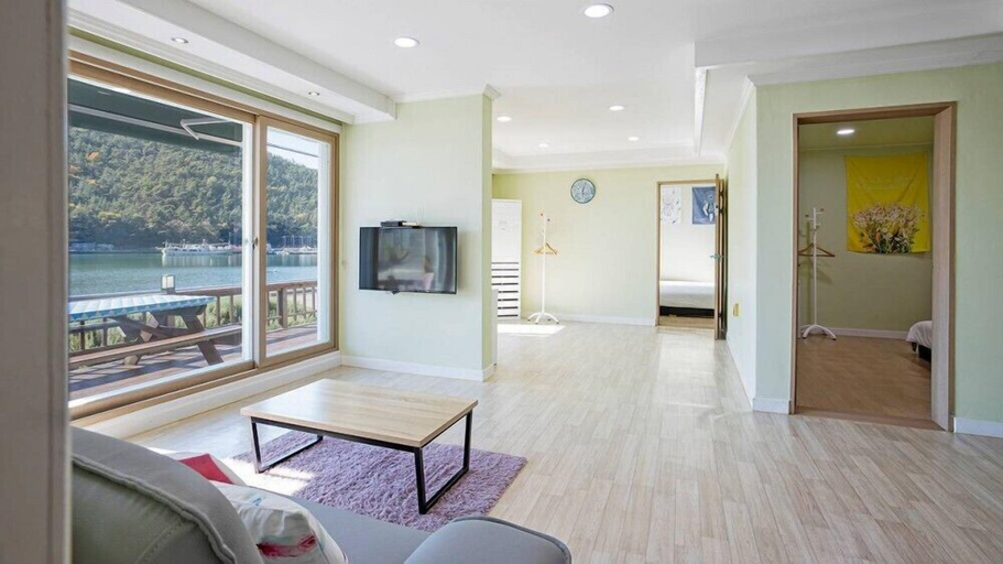 Others 5, Dream Pension, Tongyeong