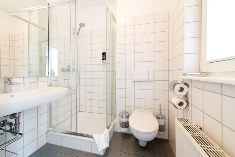 Bathroom 5, Hotelpark Stadtbrauerei, Ilm-Kreis