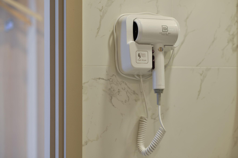 Bathroom 13