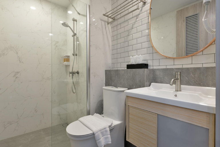 Bathroom 9