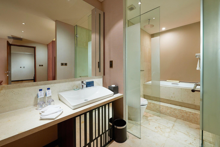 Bedroom 4, Golden Tulip Holland Resort Batu, Malang