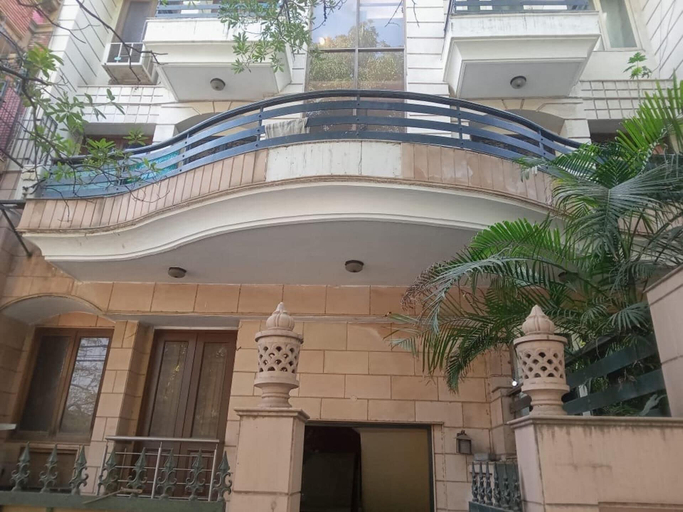 Captivating 2-Bed Apartment in New Delhi, West