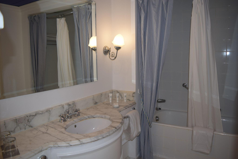 Bathroom 5, Sheraton Sharm Hotel, Resort, Villas & Spa, Sharm el-Sheikh