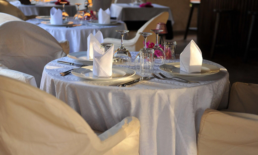 Food & Drinks 5, Neptune Saly, Mbour