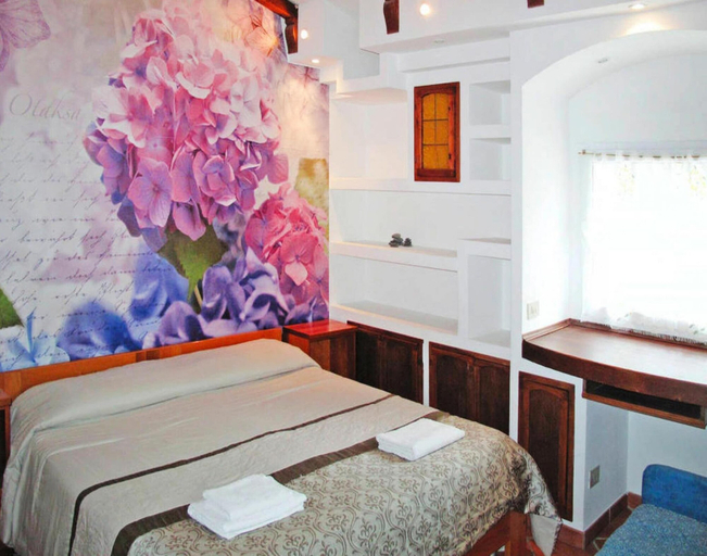 Bedroom 3, Apartment in Imperia With Communal Pool, Imperia