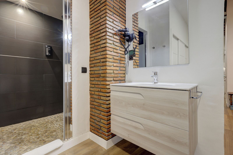 Bathroom 3, Heredia Suites Centro, Málaga