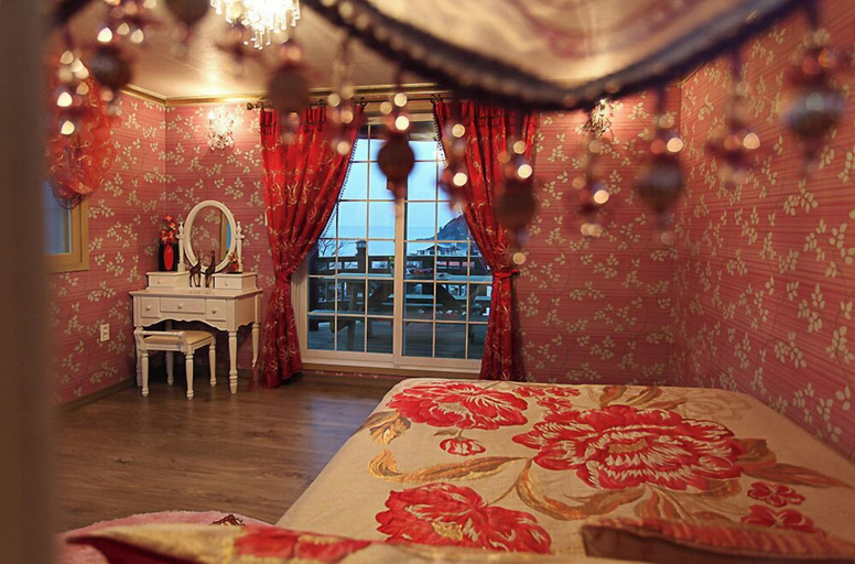 Bedroom 2, Ggumaebon Pension, Geoje