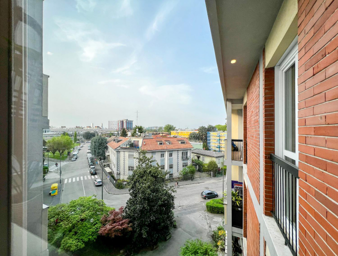 2, Repetti Suites - Two Adjacent & Independent Apartments 10 minutes to Milan City Centre & Linate Airp, Milano
