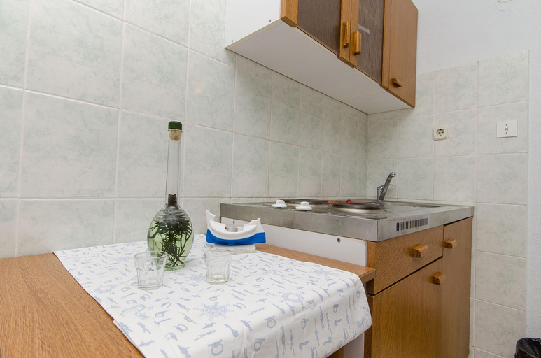 Others 4, Studio Apartments Klara and Rio, Šolta
