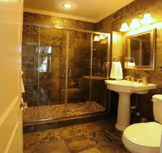 Bathroom 4, Hamilton House Inn, Ouachita