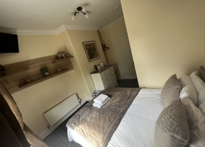 Bedroom 5, The Village Inn, South Lanarkshire