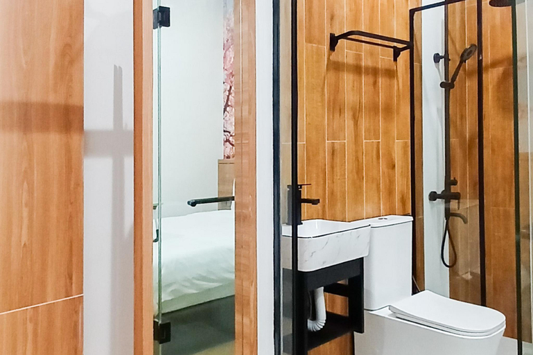 Bathroom 4