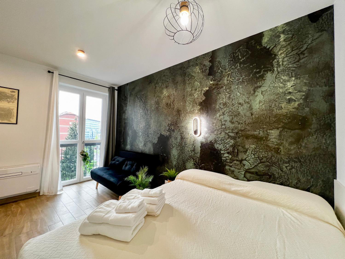 Guestroom, Repetti Suites - Two Adjacent & Independent Apartments 10 minutes to Milan City Centre & Linate Airp, Milano