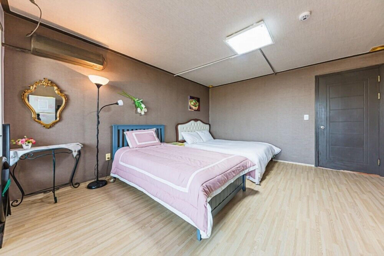 Bedroom 3, Yangyang Silver Sea Pension, Yangyang