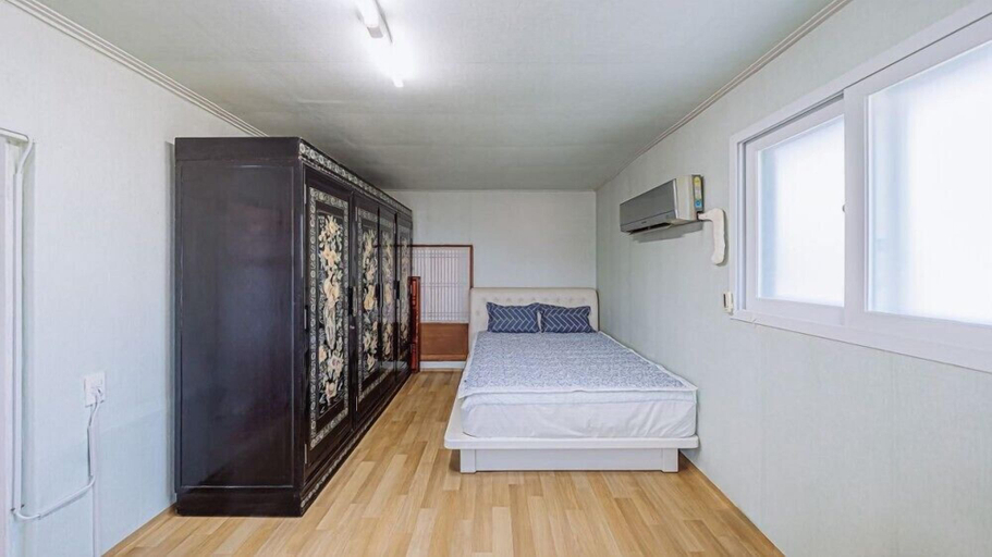 Bedroom 4, Gu lyong po Jang gil li, Pohang