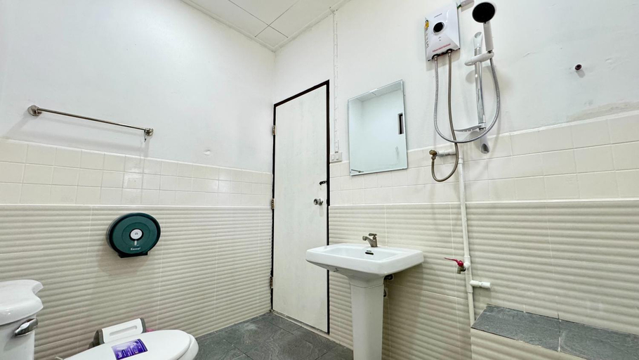 Bathroom 9