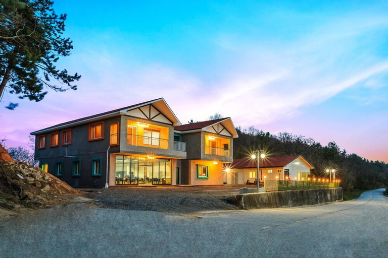 Exterior & Views 1, Hue travel Pension, Muan