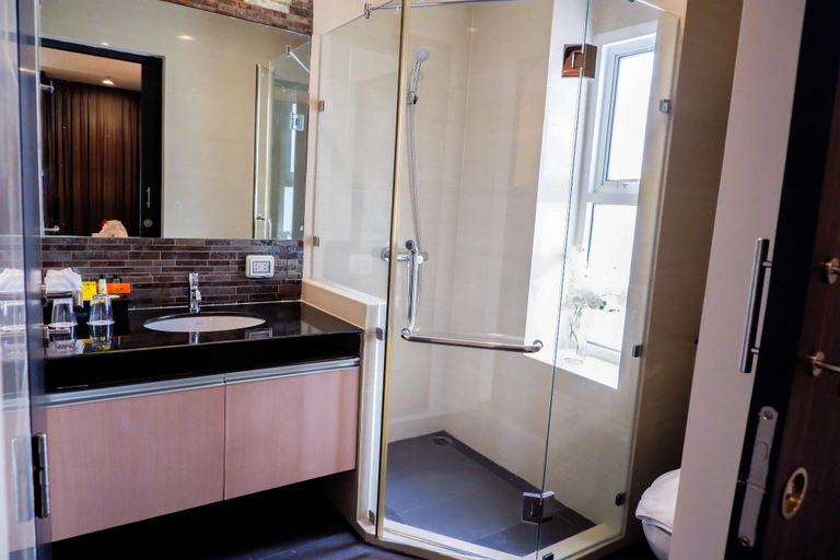 Bathroom 5, Park Village Rama II Serviced Suites & Residence, Bang Khun Thian