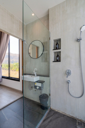 Bathroom 3, 8 Valley KhaoYai, Pak Chong