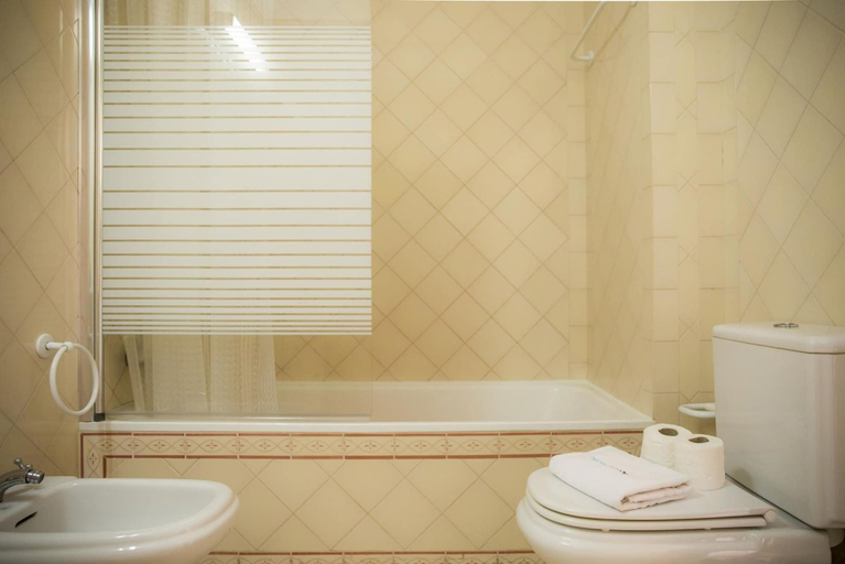 Bathroom 5, B33 - Praia do Vau Apartment, Portimão