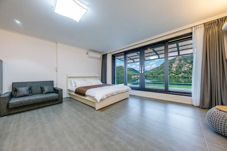 Others 4, Rabbit Star Pension, Chuncheon