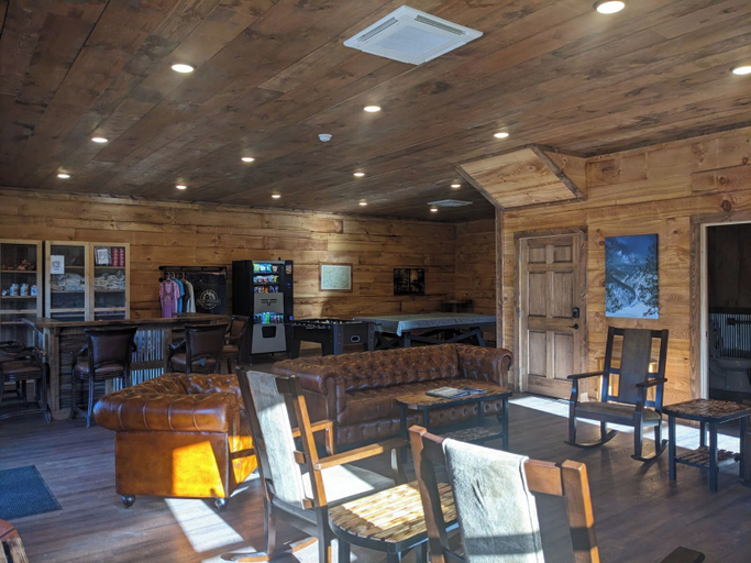 Food & Drinks 5, Rough Cut Lodge, Tioga