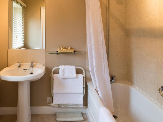 Bathroom 5, The Guyers House Hotel, Wiltshire