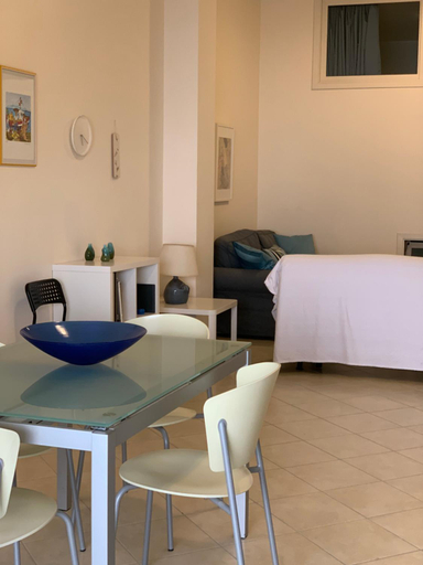 Others 5, Casa Isola Bella, Messina