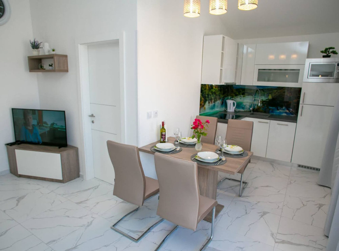 Others 5, Apartments Sun Dance 2 With Heated Pool, Novalja