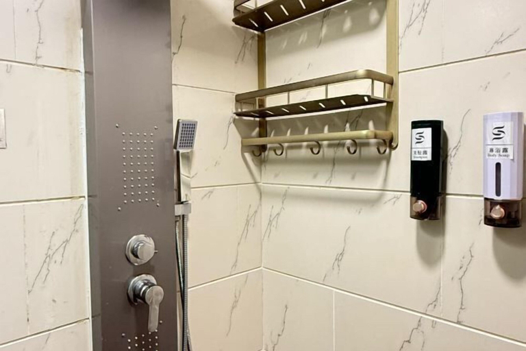Bathroom 14