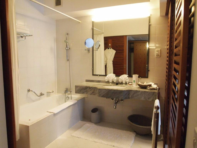 Bathroom 5, Lanka Princess, Beruwala