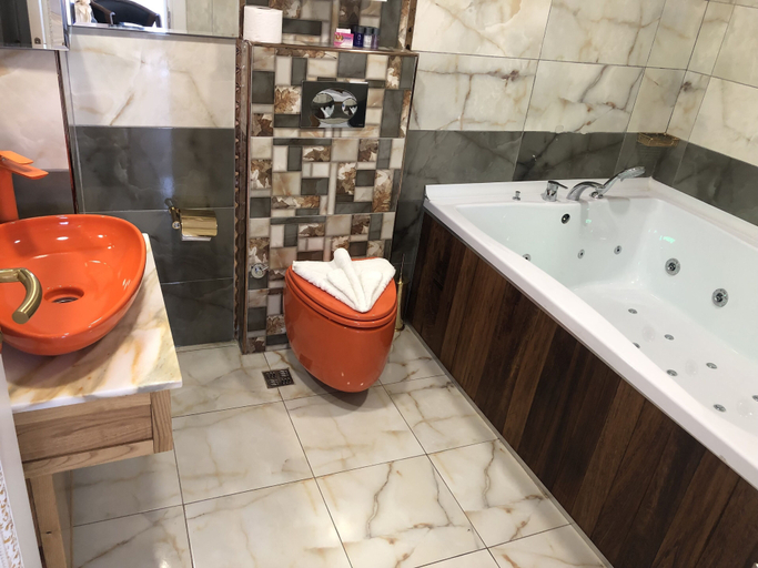 Bathroom 5, Galata istanbul Hotel, Beyoğlu