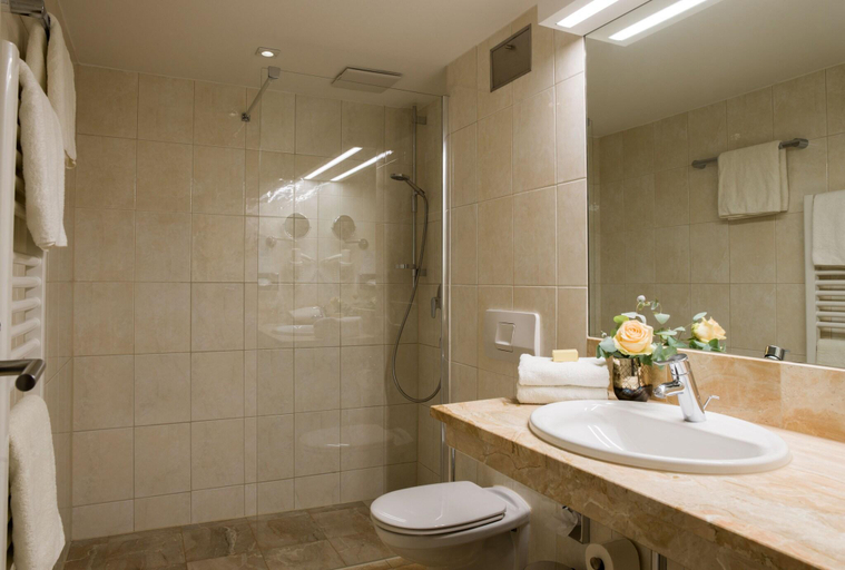 Bathroom 4, Hotel Koenig, Passau