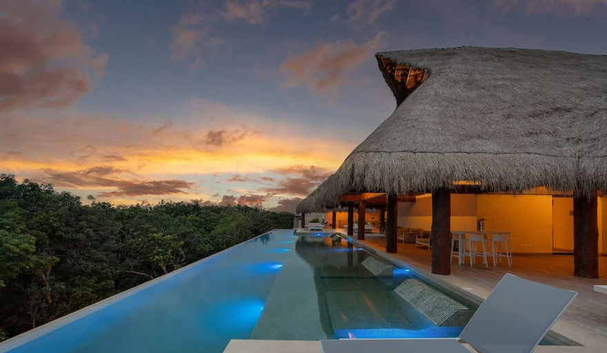 Room 3, Premium Apartment W Private Pool Garden, Cozumel