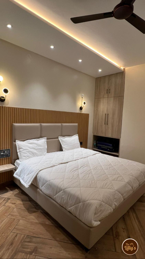 Others 3, Lillys Motel, Rupnagar