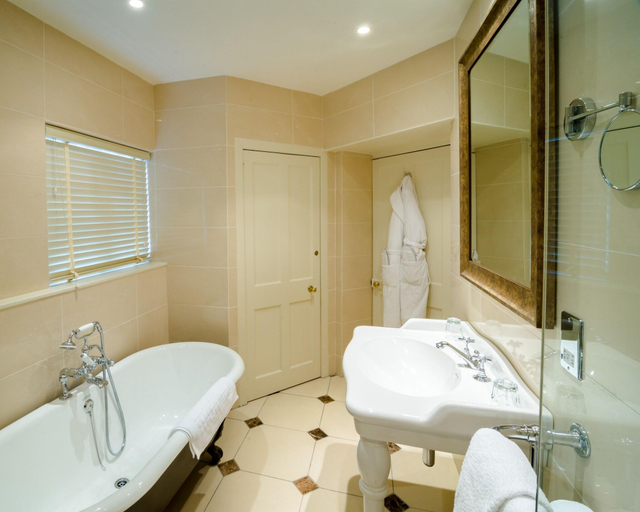 Bathroom 5, Greywalls Hotel & Chez Roux Restaurant, East Lothian