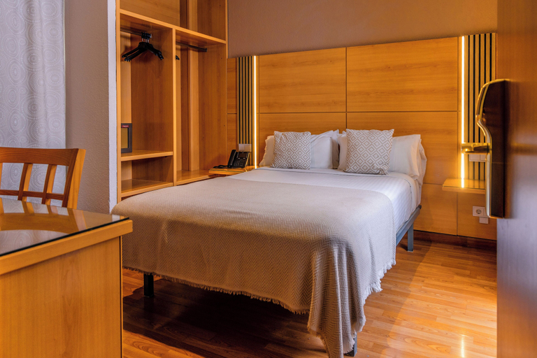 Bedroom 3, Hotel Serrano, Córdoba