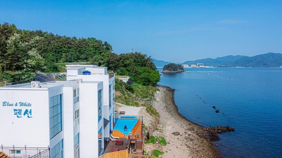 Exterior & Views 1, Blue and white pension, Geoje