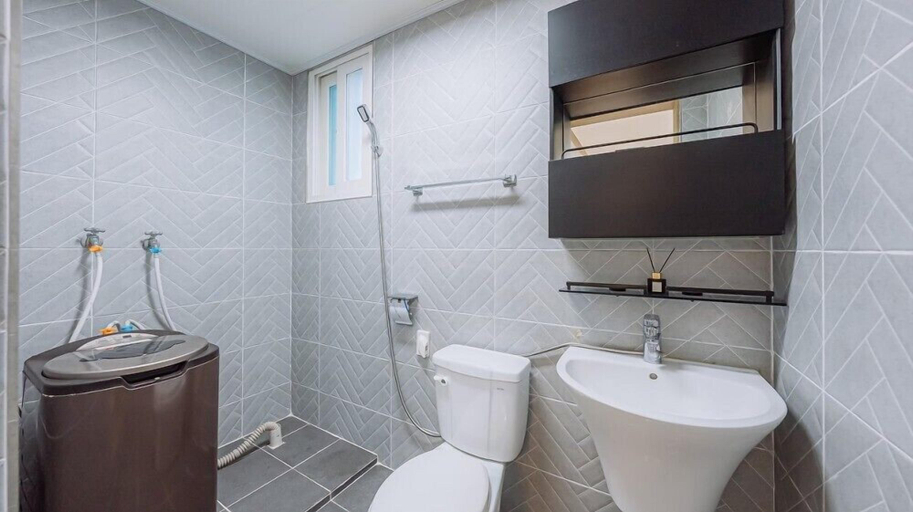 Bathroom 3, Geoje Swim Pension, Geoje