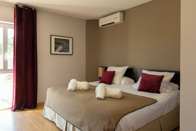 Bedroom 3, Les Villas du Château de Lastours, Aude