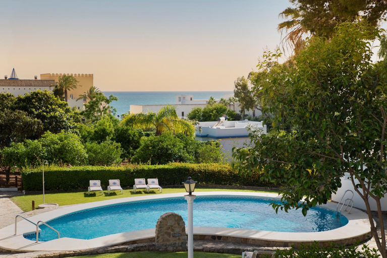 Sport & Beauty 4, APARTAMENTOS CORTIJO FONTANILLA, Cádiz