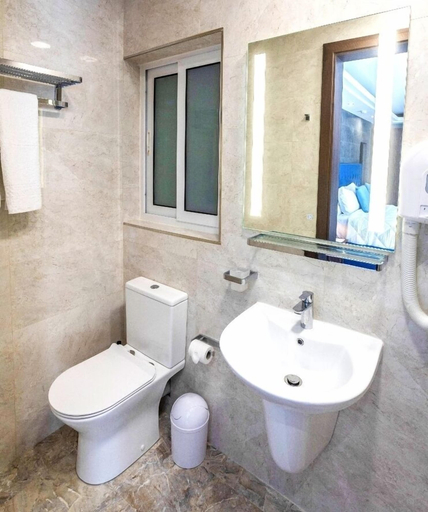 Bathroom, THE OSIRIS